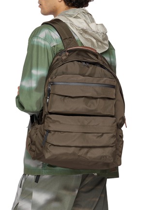 模特儿示范图 - 点击放大 - F/CE. - 420 Re/cor Technical Day Backpack