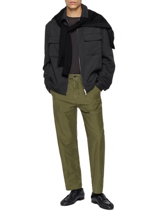 模特儿示范图 - 点击放大 - INCOTEX - Regular Fit Chino Pants