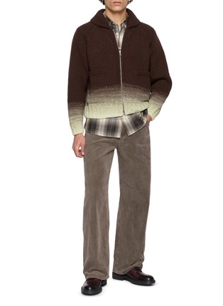 模特儿示范图 - 点击放大 - AURALEE - Chequered Lightweight Wool Shirt