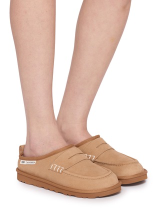 模特儿示范图 - 点击放大 - UGG - x JW Anderson Suede Boots