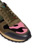 细节 - 点击放大 - VALENTINO GARAVANI - 拼色迷彩纹麂皮拼贴铆钉运动鞋