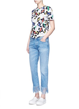 模特示范图 - 点击放大 - ÊTRE CÉCILE - 豹纹笔触图案纯棉T恤