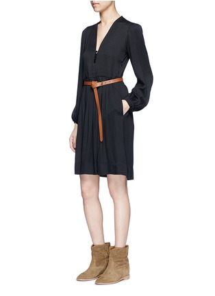 模特示范图 - 点击放大 - ISABEL MARANT ÉTOILE - NEIL深V褶裥连衣裙