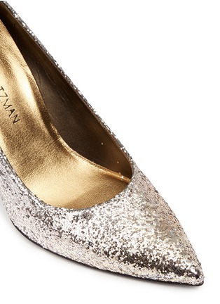 细节 - 点击放大 - STUART WEITZMAN - HEIST闪粉尖头细高跟鞋