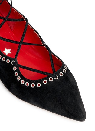 细节 - 点击放大 - PEDDER RED - 孔钉系带混色麂皮平底鞋