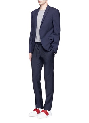 模特儿示范图 - 点击放大 - VALENTINO GARAVANI - 铆钉装饰纯棉T恤