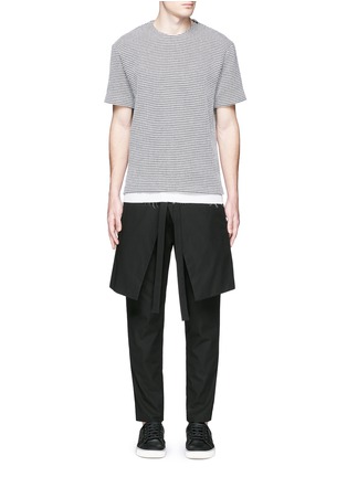 模特儿示范图 - 点击放大 - FFIXXED STUDIOS - 层次纯棉长裤