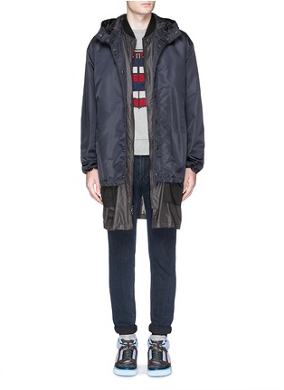 模特儿示范图 - 点击放大 - MONCLER - 羽绒夹克刺绣贴花纯棉卫衣