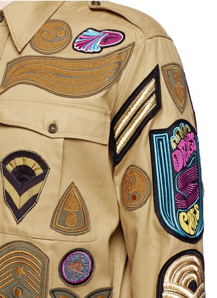 细节 - 点击放大 - DRIES VAN NOTEN - 军装款徽章拼贴叠搭纯棉衬衫