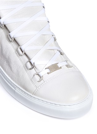细节 - 点击放大 - BALENCIAGA - ARENA纹理羊皮低筒运动鞋