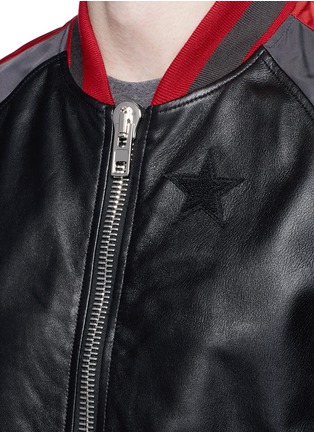 细节 - 点击放大 - GIVENCHY - 条纹拼接小羊皮棒球夹克