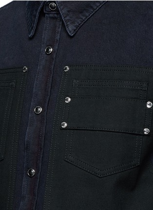 细节 - 点击放大 - GIVENCHY - 拼色纯棉牛仔衬衫