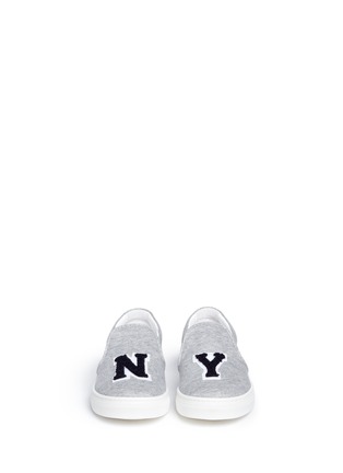 模特儿示范图 - 点击放大 - JOSHUA SANDERS - 儿童款NY字母徽章厚底便鞋