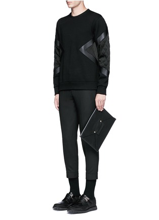 模特儿示范图 - 点击放大 - NEIL BARRETT - 三角形拼贴圆领卫衣