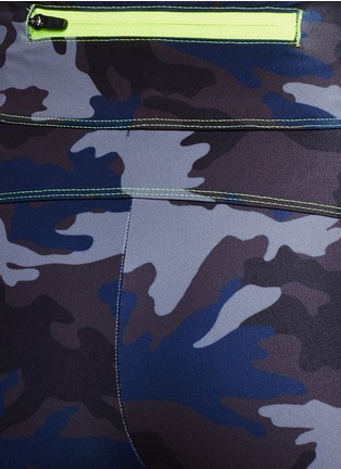 细节 - 点击放大 - LAAIN - 迷彩印花紧身短裤