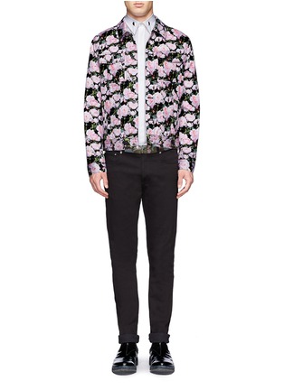 模特儿示范图 - 点击放大 - GIVENCHY - 花卉图案牛仔夹克