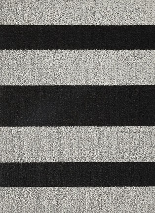 细节 –点击放大 - CHILEWICH - Shag拼色条纹地垫－黑白色