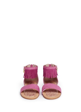 模特儿示范图 - 点击放大 - STUART WEITZMAN - CAMIA儿童款流苏凉鞋