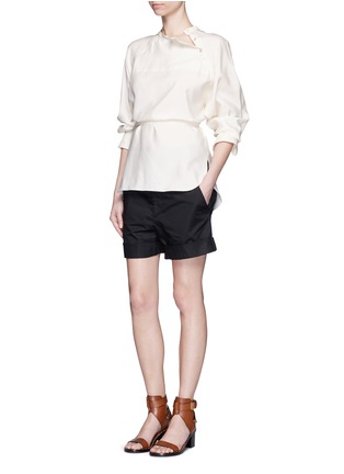 模特示范图 - 点击放大 - ISABEL MARANT - 腰带装饰真丝上衣