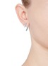模特儿示范图 - 点击放大 - SHAUN LEANE - Silver talon earrings