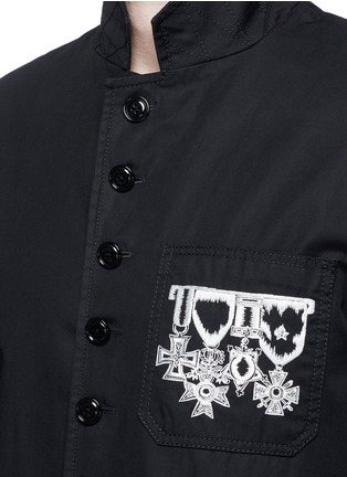 细节 - 点击放大 - ALEXANDER MCQUEEN - 纹身图案刺绣纯棉外套