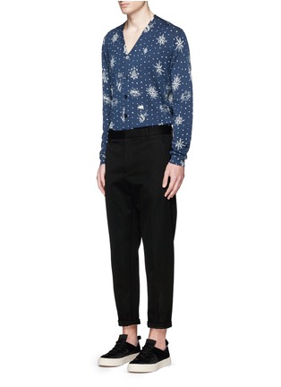 模特儿示范图 - 点击放大 - ALEXANDER MCQUEEN - 波点印花棉混丝针织衫