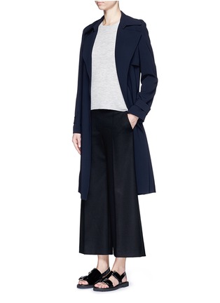 模特儿示范图 - 点击放大 - THEORY - ELLYNA不对称下摆针织衫