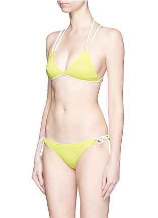 模特示范图 - 点击放大 - SOLID & STRIPED - LILY拼色系带比基尼泳裤
