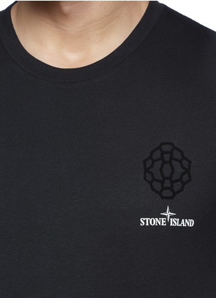 细节 - 点击放大 - STONE ISLAND - 火焰图案T恤