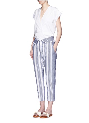 模特示范图 - 点击放大 - KOZA - Brooke梭织条纹纯棉九分裤