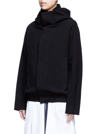 细节 - 点击放大 - FFIXXED STUDIOS - 中性款单色皱感连帽外套
