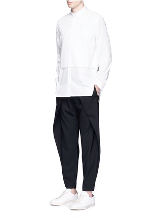 细节 - 点击放大 - FFIXXED STUDIOS - 中性款单色双层纯棉衬衫