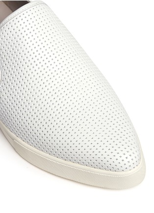 细节 - 点击放大 - VINCE - Pierce镂空平底便鞋