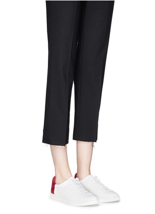 模特儿示范图 - 点击放大 - VINCE - Varin拼色低筒运动鞋