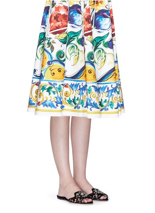 模特儿示范图 - 点击放大 - DOLCE & GABBANA - 施华洛世奇仿水晶装饰蕾丝平底凉拖