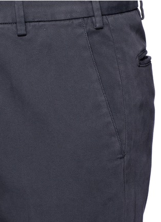 细节 - 点击放大 - ARMANI COLLEZIONI - 单色斜纹棉布长裤