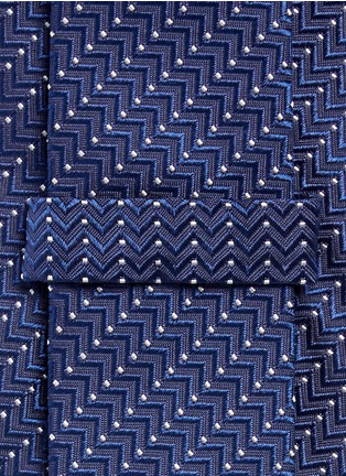细节 - 点击放大 - ARMANI COLLEZIONI - 斜排圆点及折线提花真丝领带