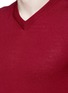 细节 - 点击放大 - ARMANI COLLEZIONI - 单色V领羊毛针织衫