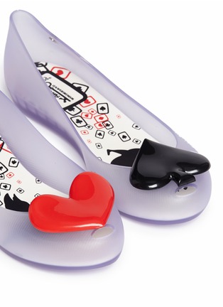 细节 - 点击放大 - MELISSA - X ALICE IN WONDERLAND黑桃红心装饰PVC坡跟鞋