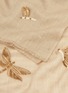 细节 - 点击放大 - JANAVI - 珠饰点缀蜻蜓羊绒围巾