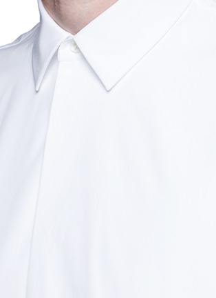 细节 - 点击放大 - MAISON MARGIELA - 弧形拼接纯棉府绸衬衫
