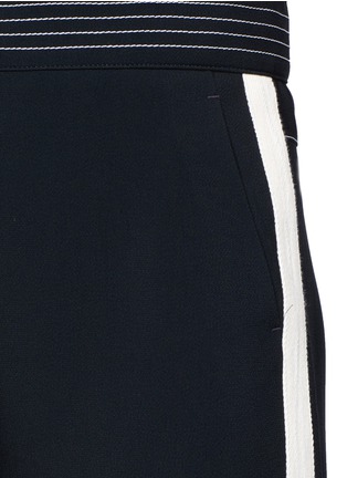 细节 - 点击放大 - CHLOÉ - 条纹缝线点缀绉绸短裤