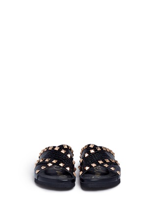 模特示范图 - 点击放大 - SAM EDELMAN - 铆钉搭带拖鞋