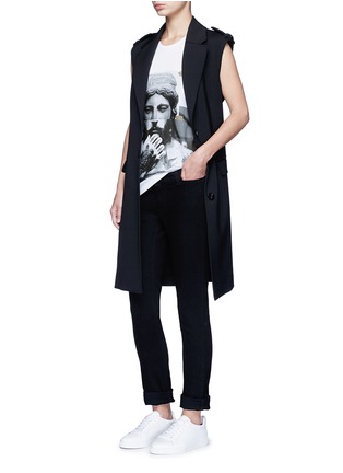 模特儿示范图 - 点击放大 - NEIL BARRETT - 雕塑拼接人像胶印纯棉背心
