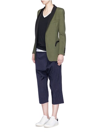 模特示范图 - 点击放大 - RAG & BONE - V领纯棉T恤