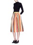 模特示范图 - 点击放大 - ALICE + OLIVIA - NIKOLA彩色条纹褶裥半身裙