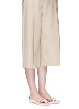 模特示范图 - 点击放大 - SOPHIA WEBSTER - BIBI BUTTERFLY蝴蝶刺绣图案尖头平底鞋