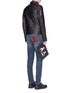模特儿示范图 - 点击放大 - DOLCE & GABBANA - STRETCH 14玫瑰缀饰水洗牛仔裤