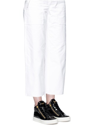 模特儿示范图 - 点击放大 - 73426 - MAY LONDON中筒漆皮拼接运动鞋