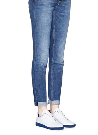 模特儿示范图 - 点击放大 - ISABEL MARANT ÉTOILE - BRYCE雕花缀饰真皮运动鞋